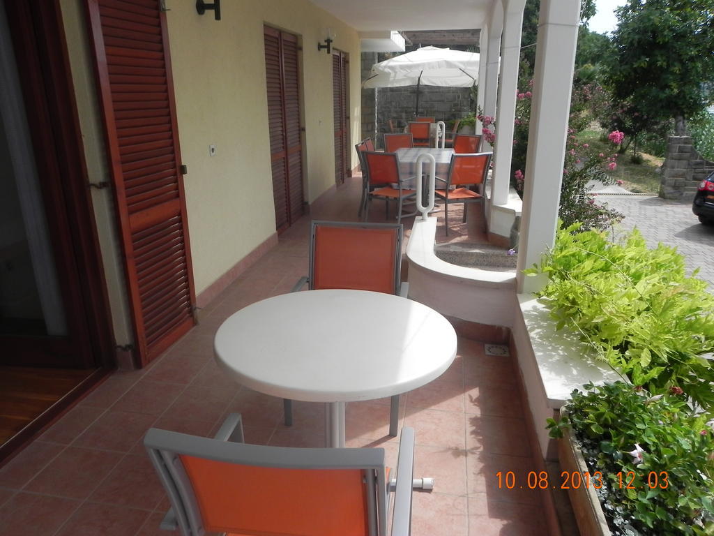 Rooms And Apartments Roza Portoroz Bagian luar foto