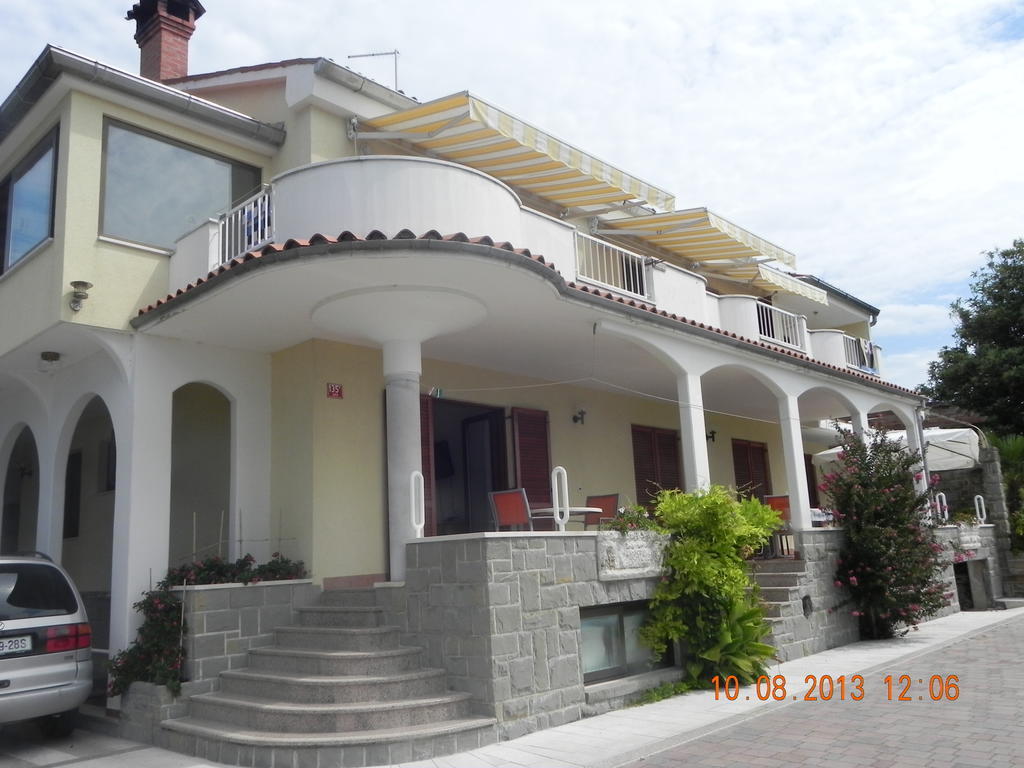 Rooms And Apartments Roza Portoroz Bagian luar foto